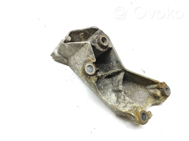 Audi A4 S4 B7 8E 8H Support, suspension du moteur 8E0199307A