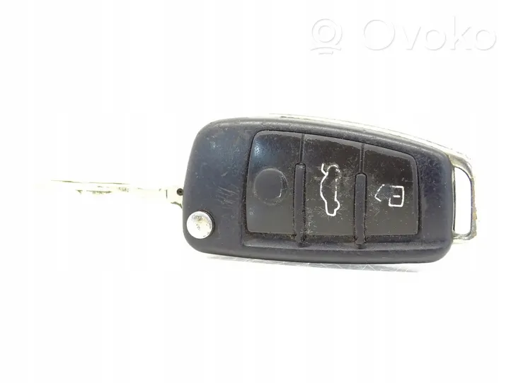 Audi A3 S3 8P Ignition key/card 8P0837220D