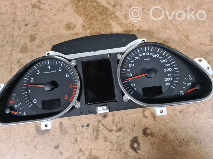 Audi A6 S6 C6 4F Speedometer (instrument cluster) 4F0920901B