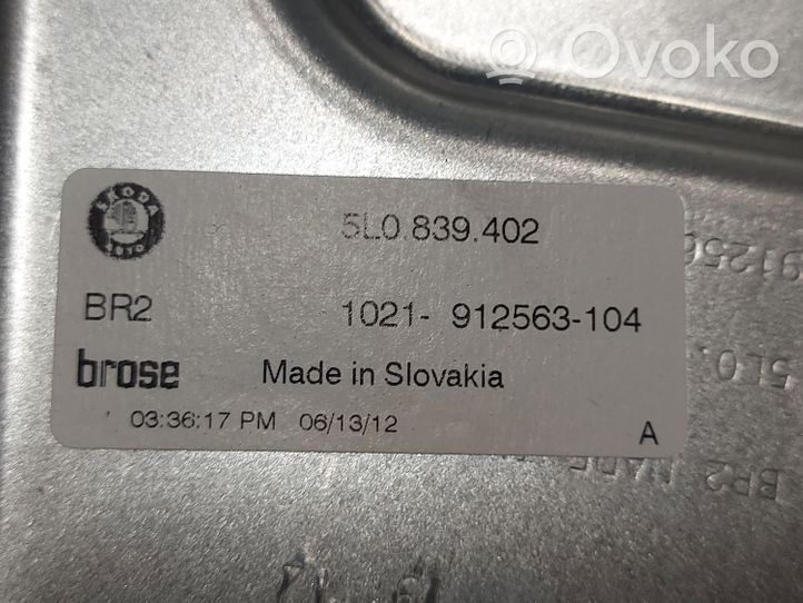 Skoda Yeti (5L) Ręczny podnośnik szyby drzwi tylnych 5L0839402