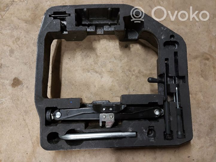 Audi A5 8T 8F Boîte à outils 8T0012109A