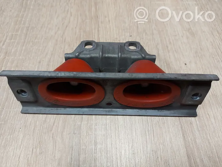 Audi A6 S6 C6 4F Staffa/supporto di montaggio della marmitta 4F0253099