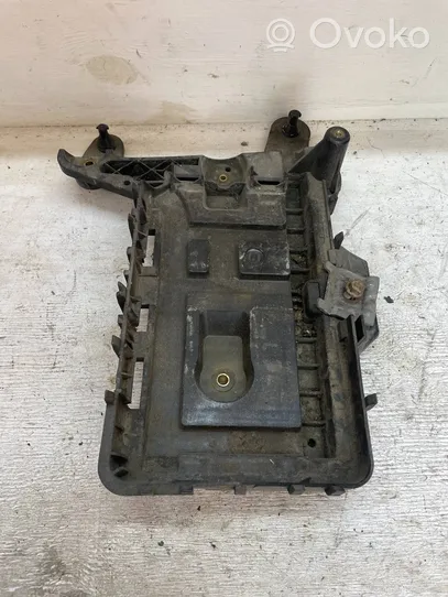 Volkswagen Tiguan Vassoio scatola della batteria 1K0915333