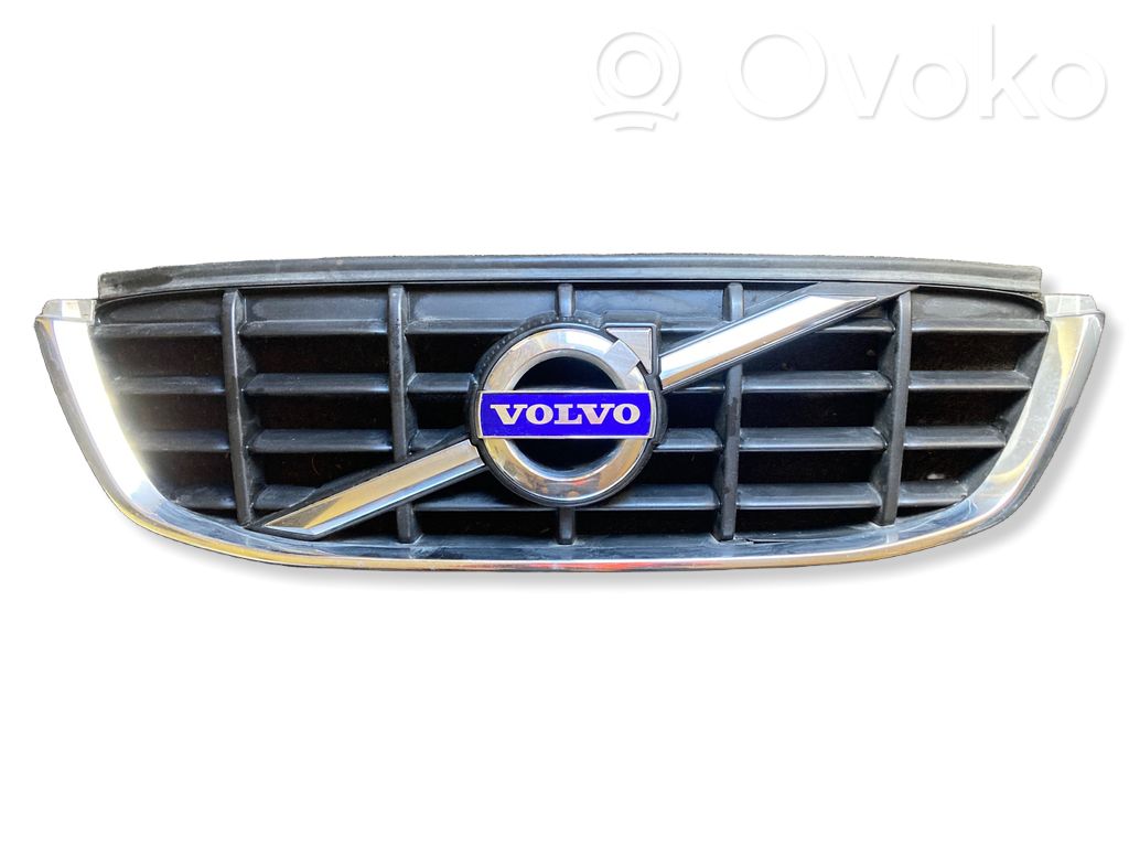 Volvo XC60 Etupuskurin ylempi jäähdytinsäleikkö 
