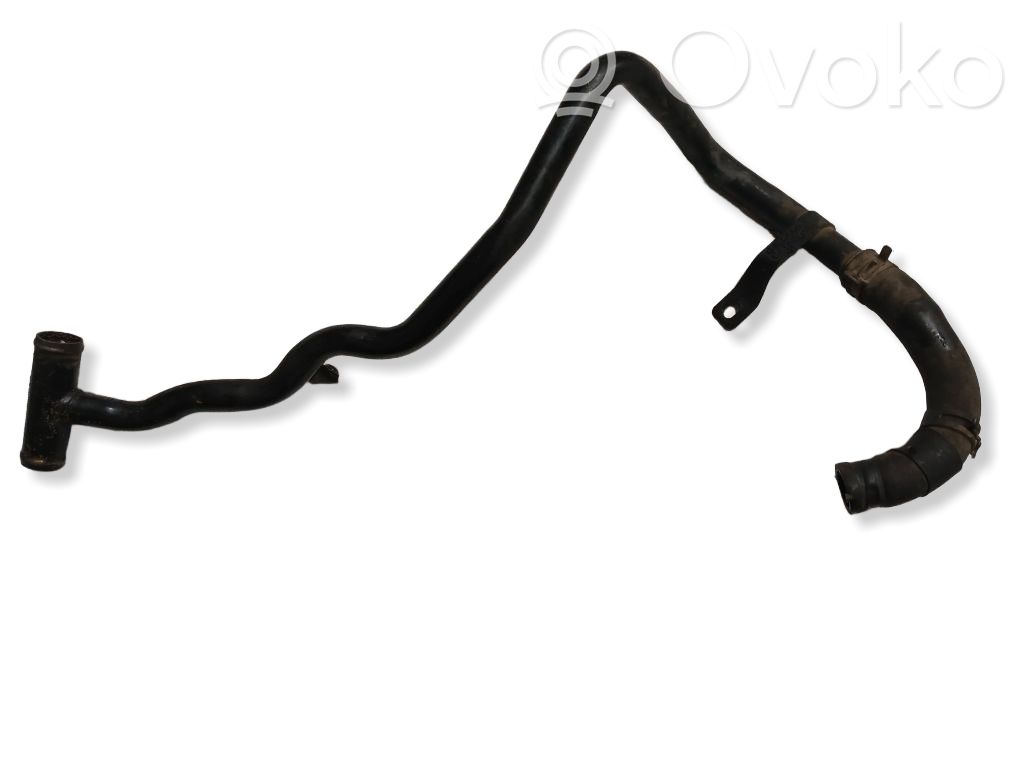Volkswagen PASSAT B8 Engine coolant pipe/hose 