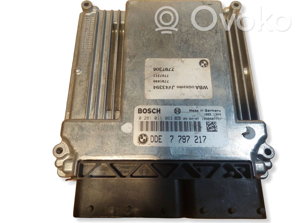 BMW 1 E81 E87 Engine control unit/module ECU 