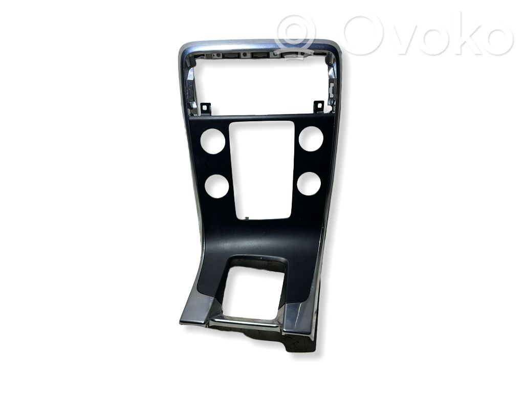 Volvo V60 Konsola środkowa / Radio / GPS 