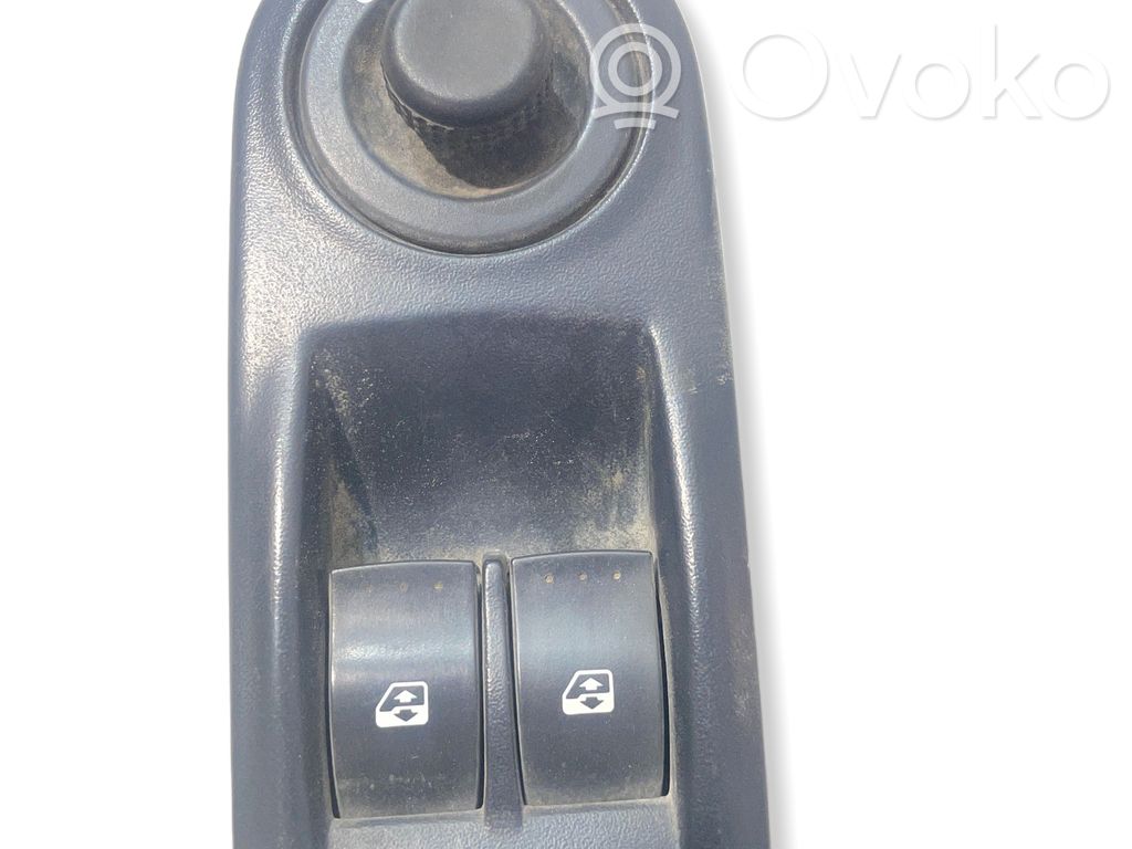 Renault Trafic II (X83) Electric window control switch 
