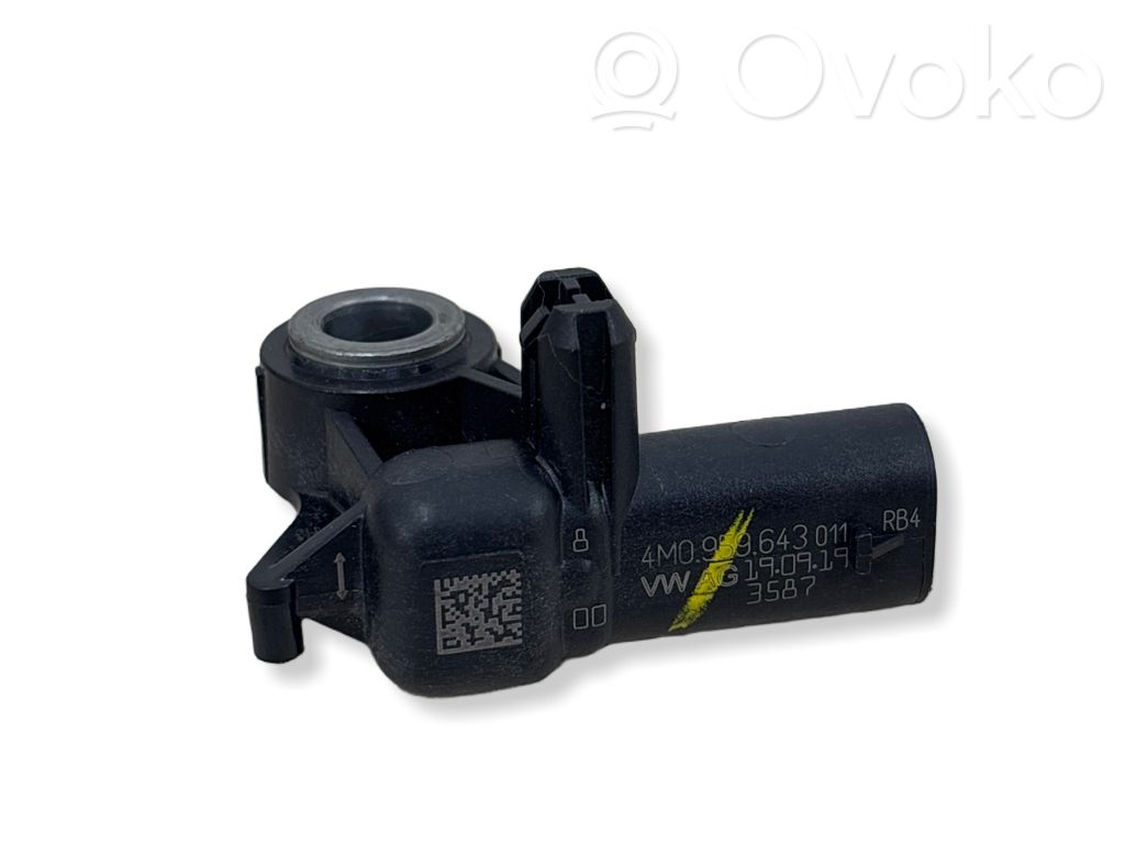 Skoda Kamiq Airbag deployment crash/impact sensor 
