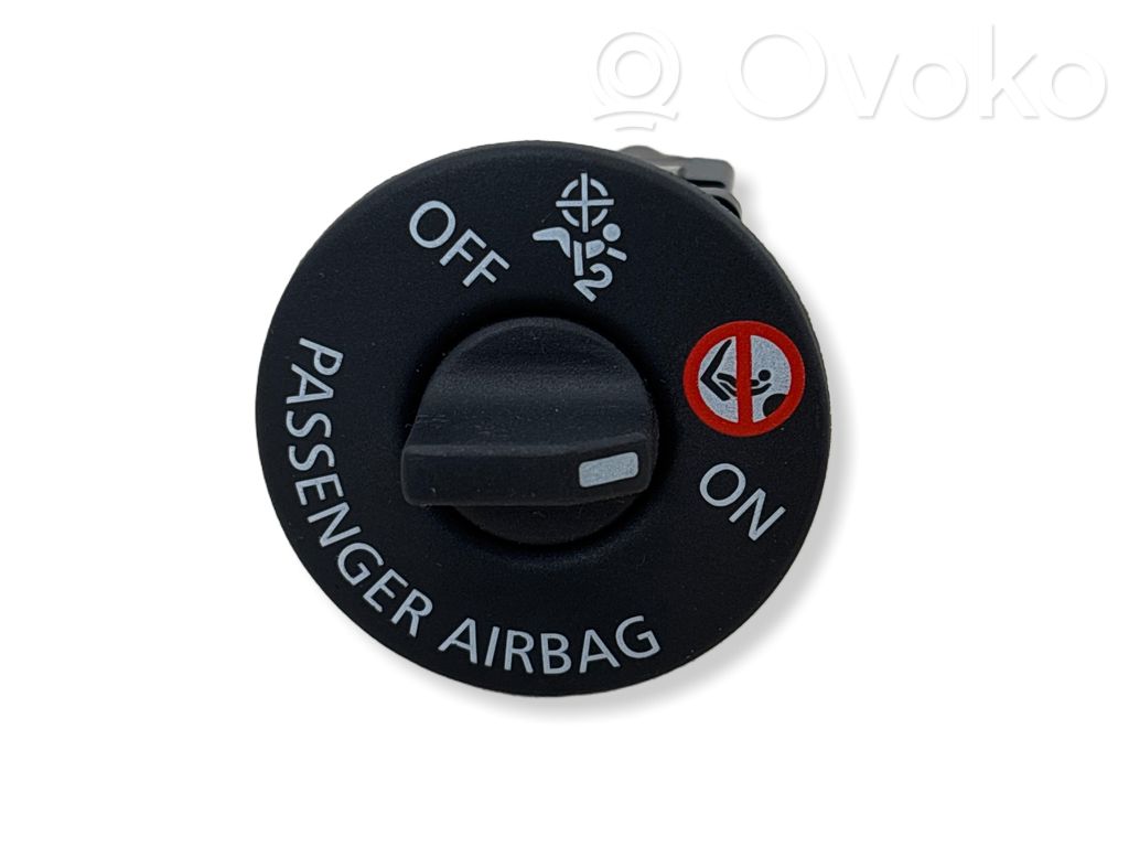 Smart ForTwo III C453 Passenger airbag on/off switch 