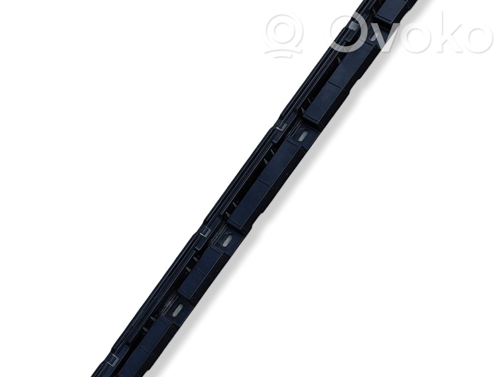 BMW 7 F01 F02 F03 F04 Ślizg listwy progowej 
