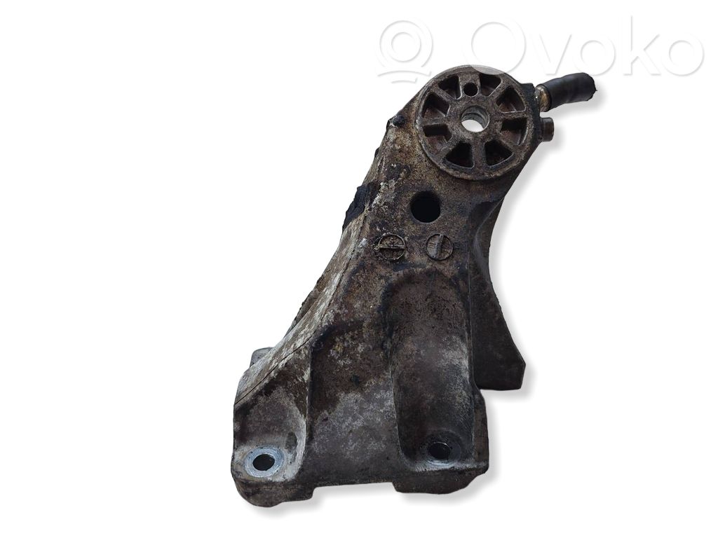 Audi Q7 4L Engine mounting bracket 