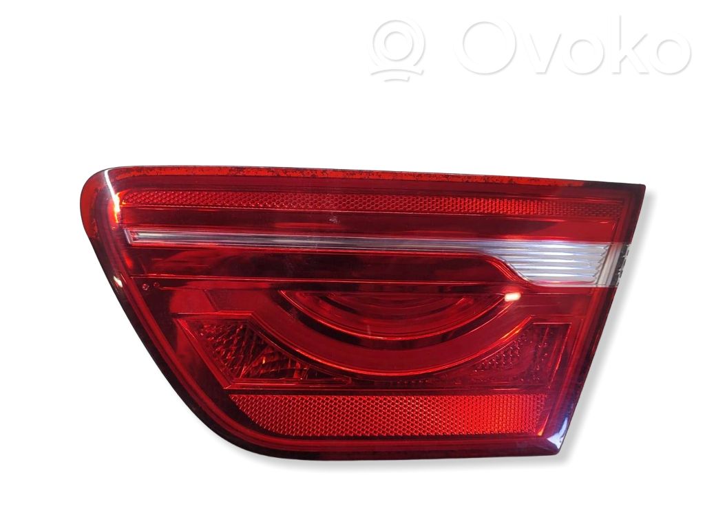 Jaguar XE Lampy tylnej klapy bagażnika 