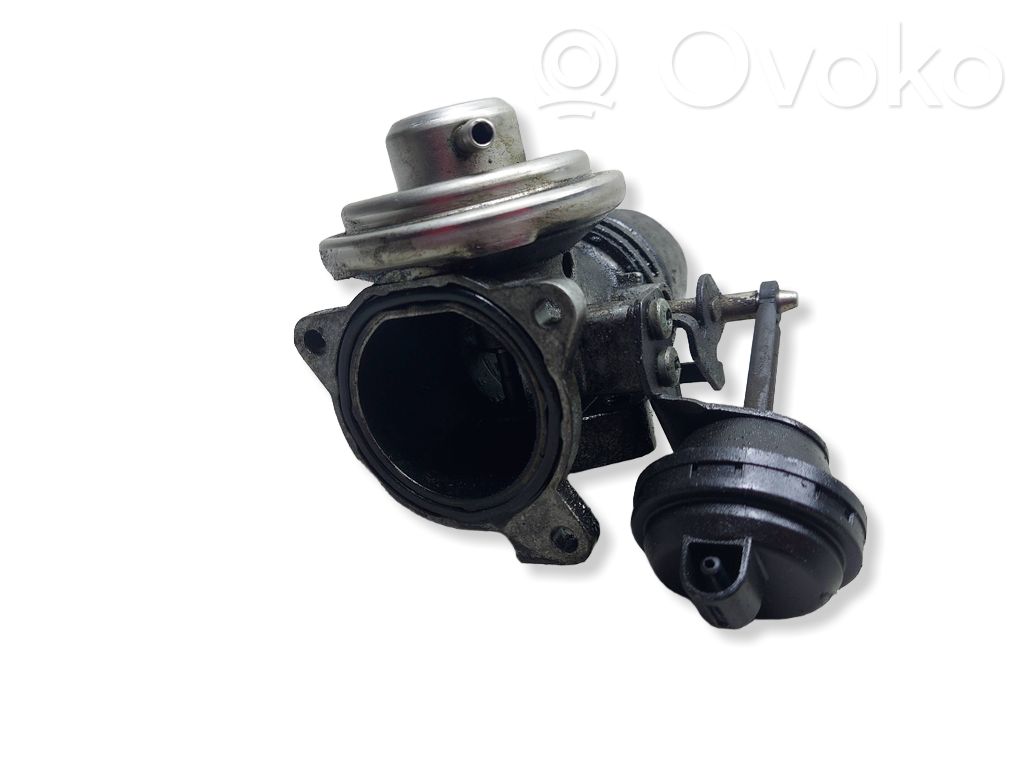 Volkswagen Golf IV EGR valve 