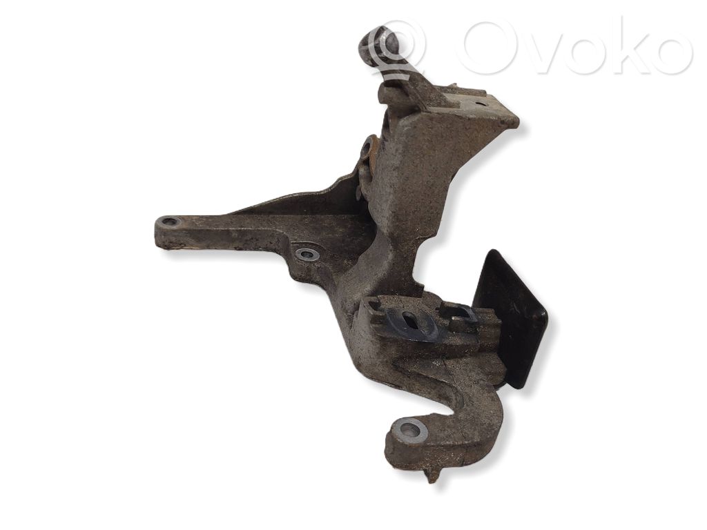 Ford Focus Fuel pump bracket 
