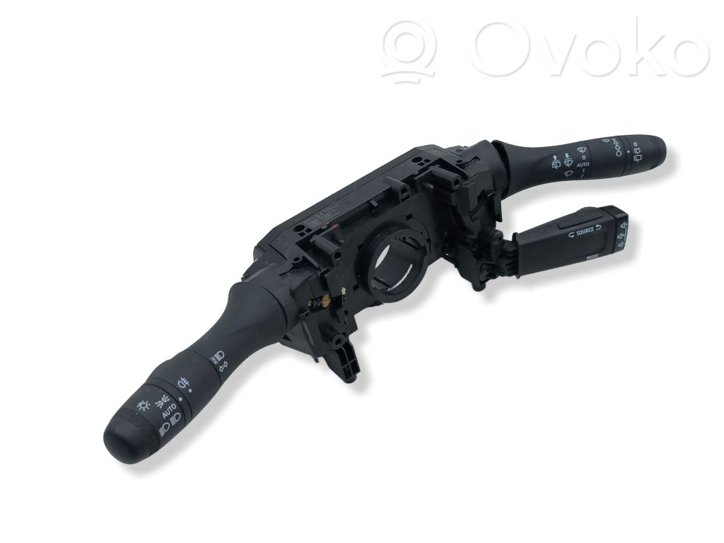 Renault Captur II Bloc semnalizator și ștergător parbriz 