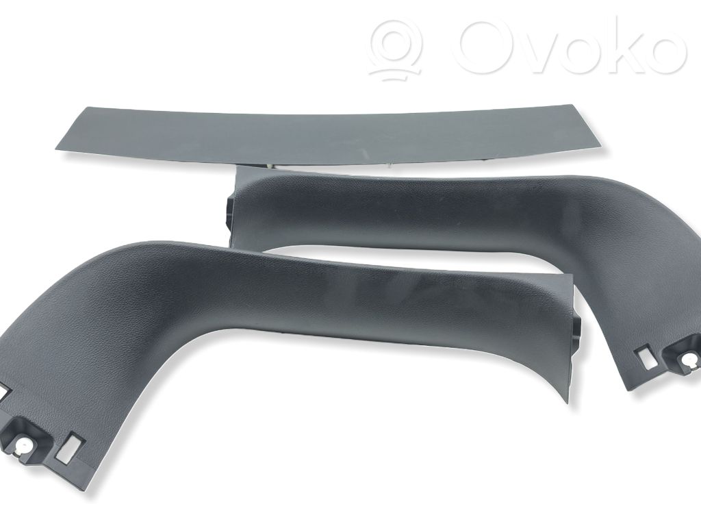 Tailgate trim   1UD36DX9AA,180332,1UD12DX9AB,3185520