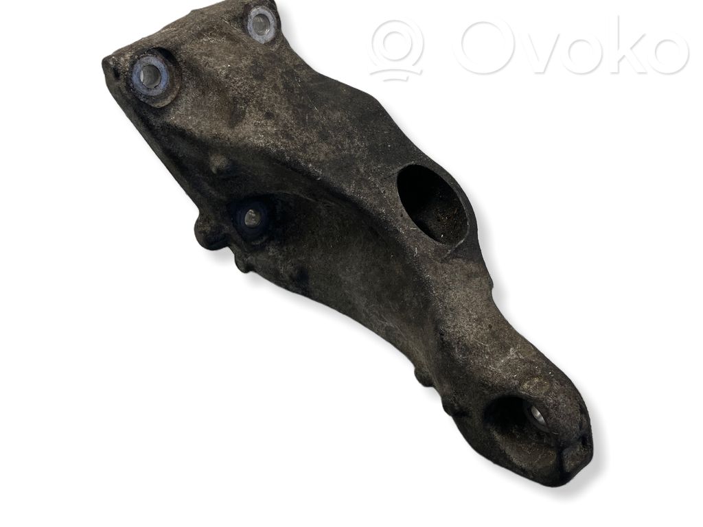 Engine mounting bracket   6760320