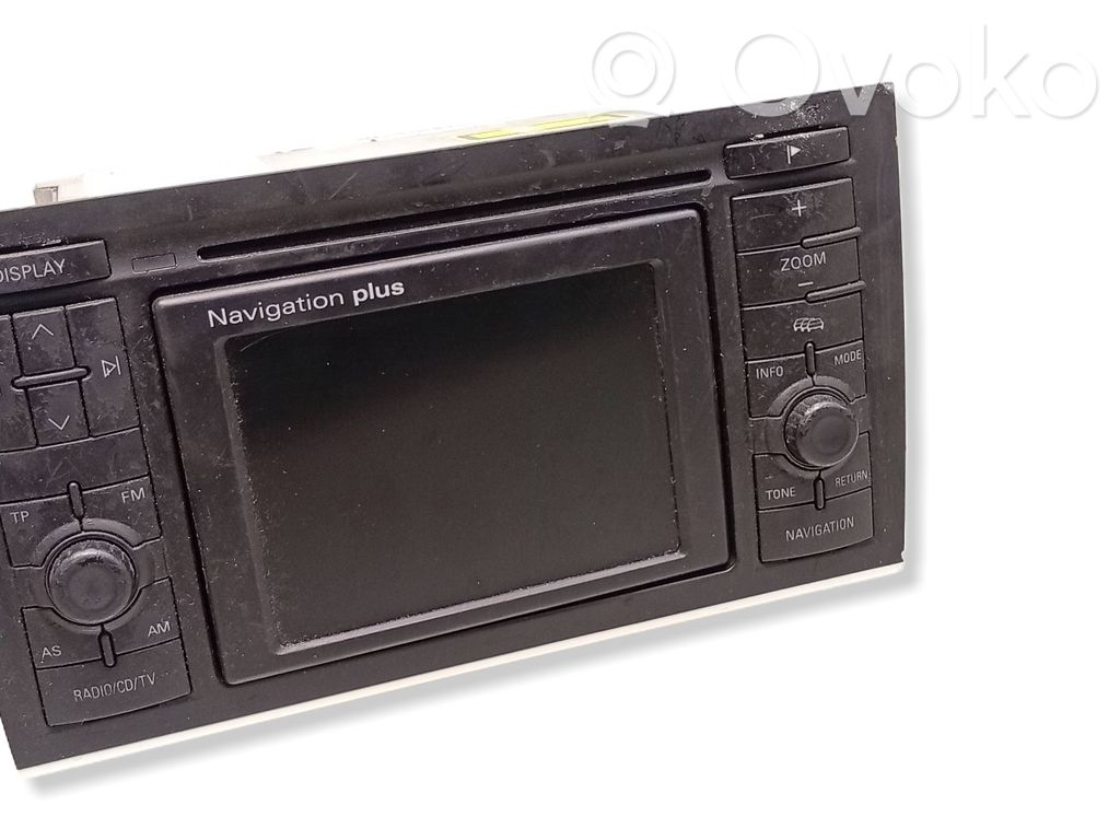 Audi A4 S4 B6 8E 8H Panel / Radioodtwarzacz CD/DVD/GPS 