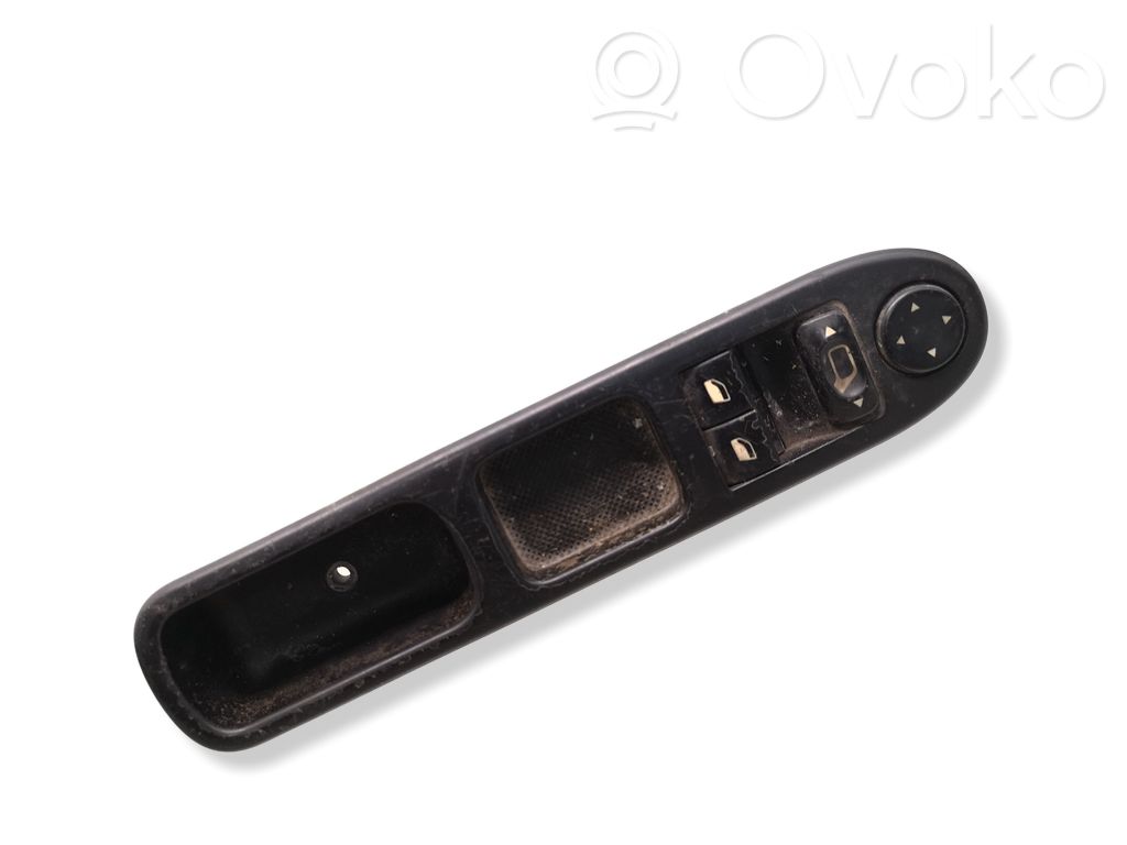 Peugeot 307 Electric window control switch 