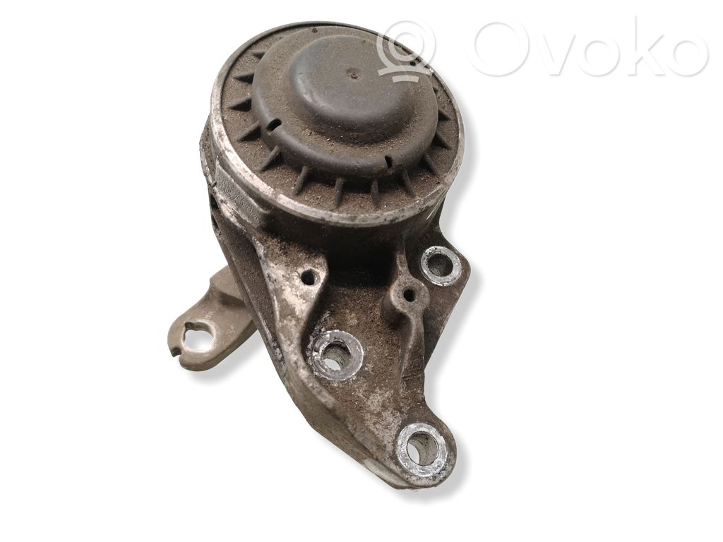 Engine mount bracket   DS736F012GG