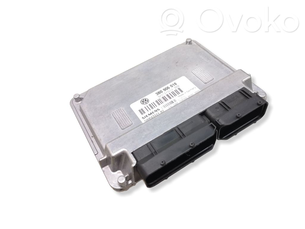 Volkswagen PASSAT B5 Engine control unit/module 