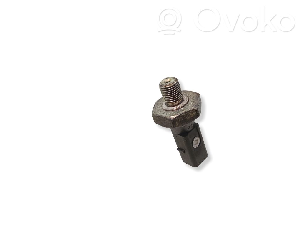Volkswagen PASSAT B5.5 Oil pressure sensor 