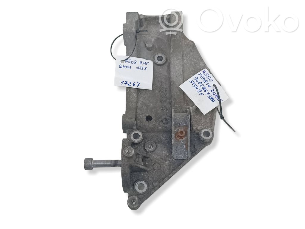 Peugeot 508 Soporte del alternador 