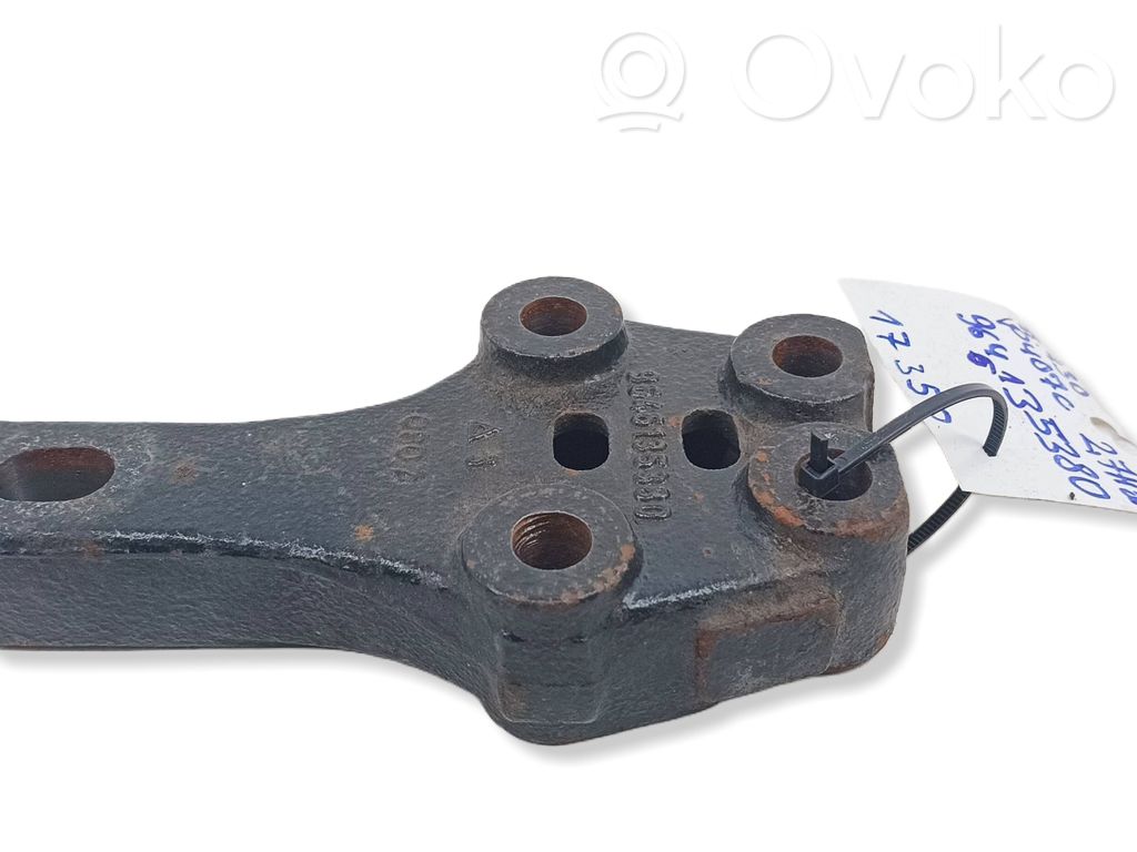 Peugeot 407 Engine mounting bracket 
