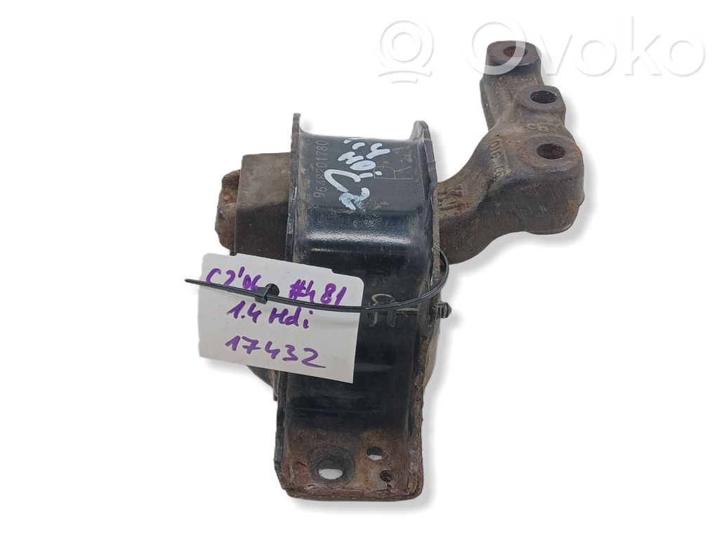 Citroen C2 Engine mount bracket 