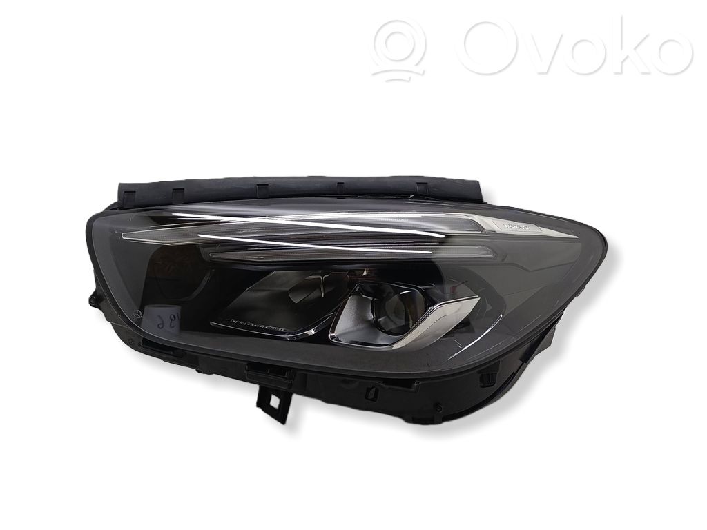 Mercedes-Benz B W247 Lampa przednia 
