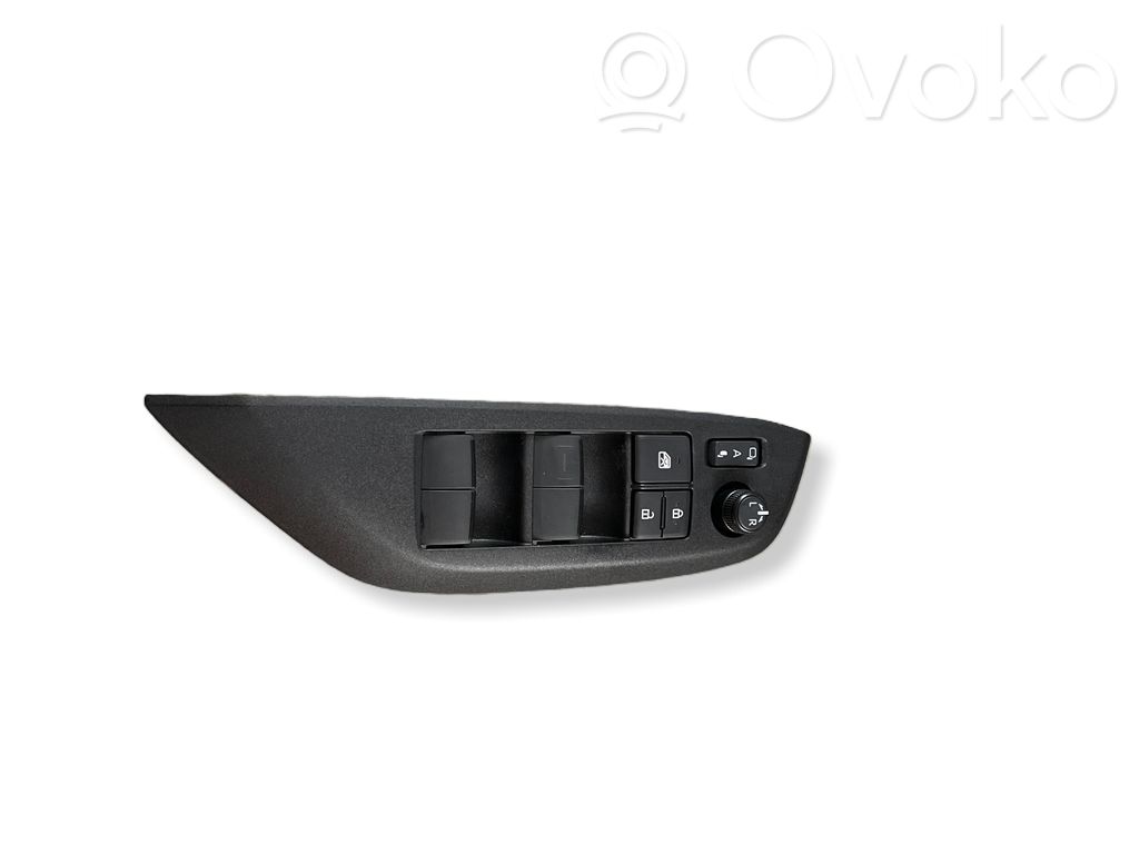 Toyota Yaris Cross Electric window control switch 