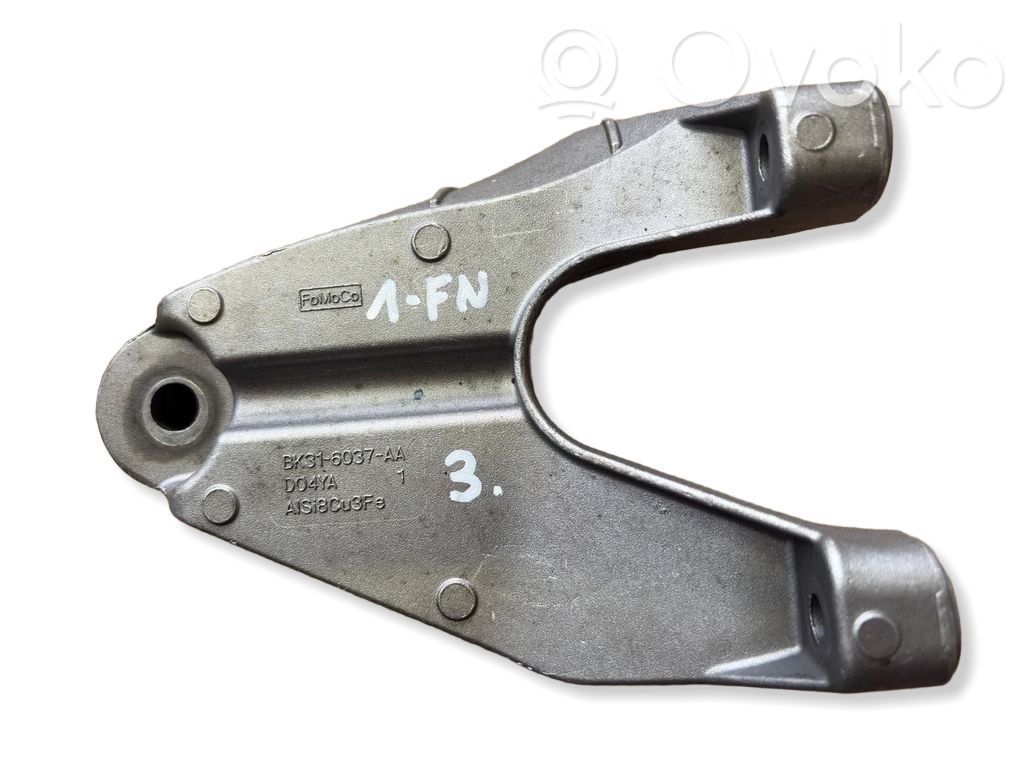 Engine mounting bracket   BK316037AA,A1S18CD3F