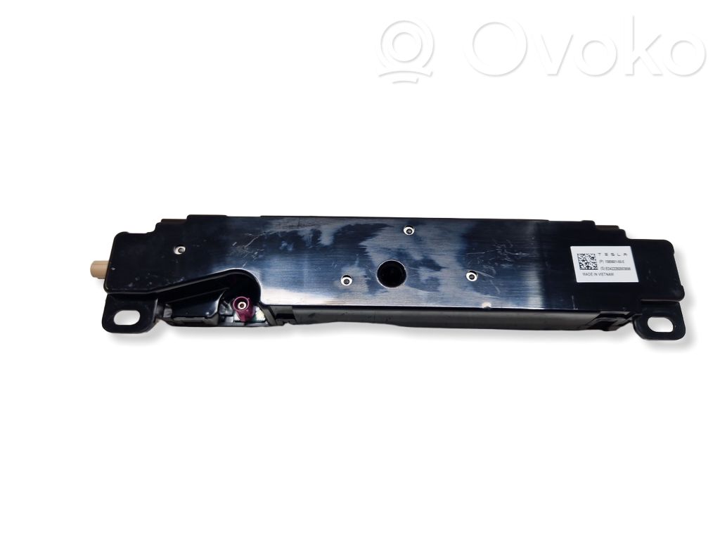 Tesla Model Y Antenos stiprintuvas 