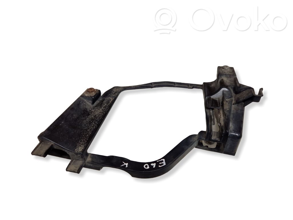 BMW 5 E60 E61 Headlight/headlamp mounting bracket 