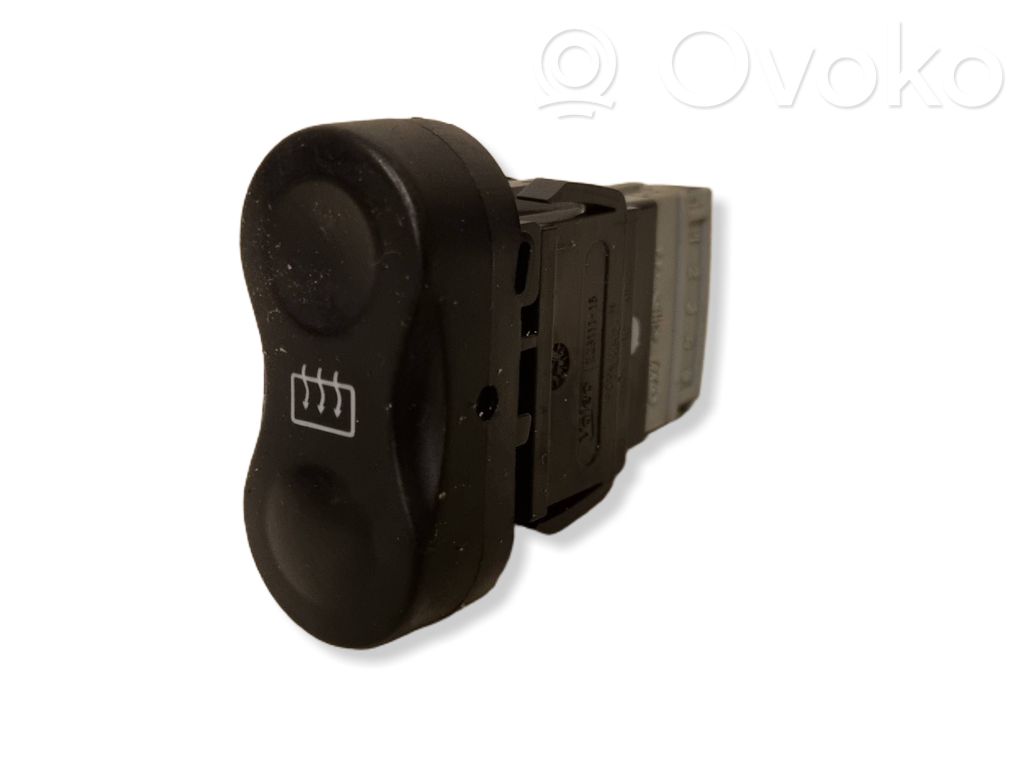 Dacia Duster Windscreen/window heater switch 