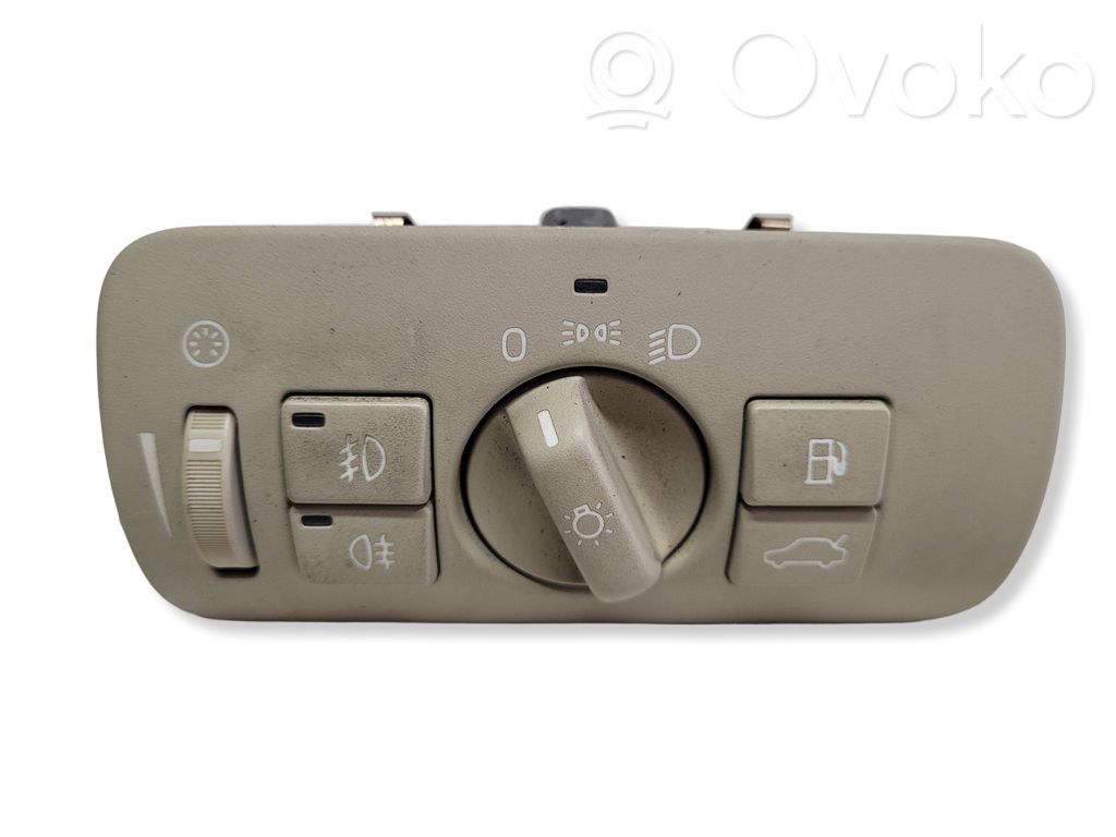 Light switch   30739422