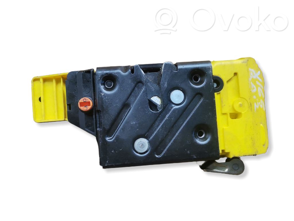 Volvo V70 Rear door lock 