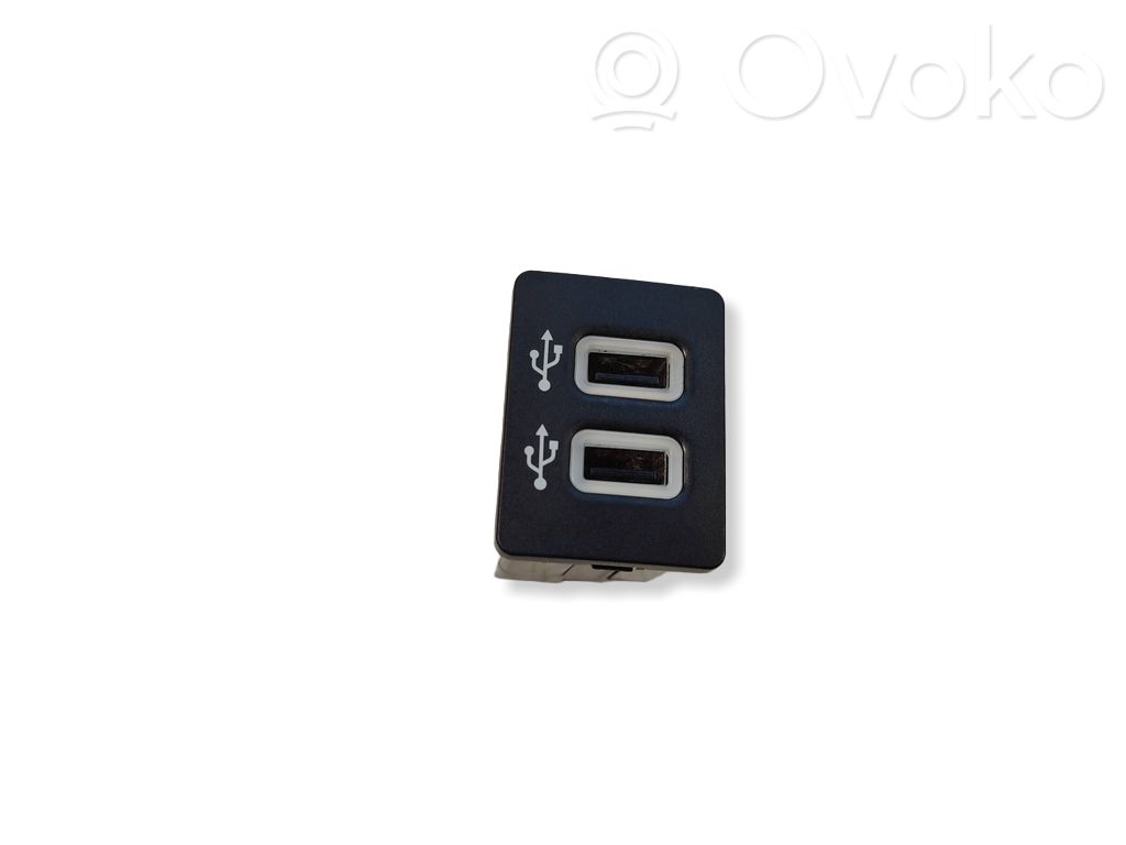Ford Edge II USB savienotājs 