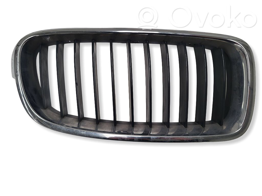 BMW 3 F30 F35 F31 Etupuskurin ylempi jäähdytinsäleikkö 