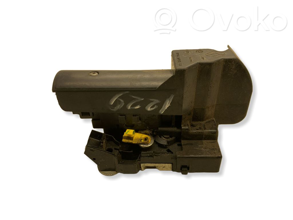 Dacia Duster Takaoven lukko 