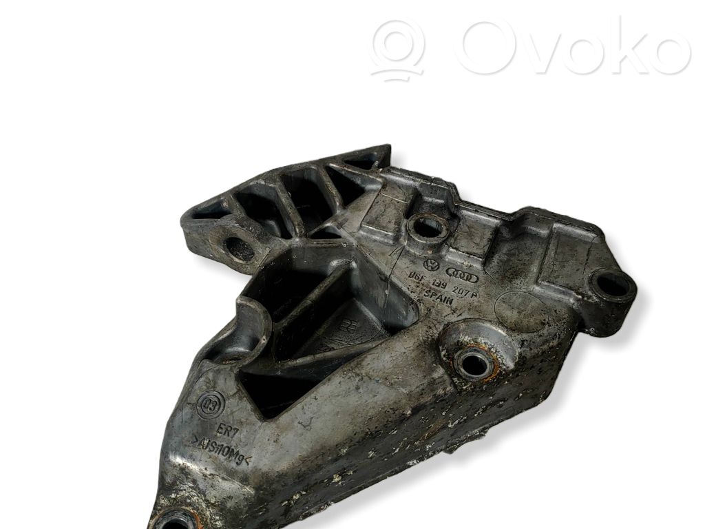 Audi A3 S3 A3 Sportback 8P Engine mounting bracket 