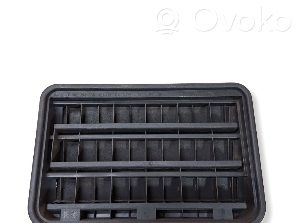 BMW 5 F10 F11 Quarter panel pressure vent 