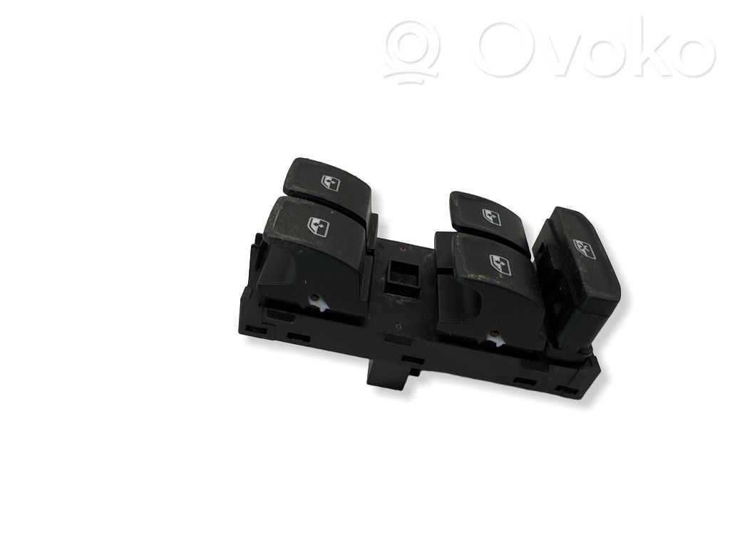 Volkswagen Golf Sportsvan Electric window control switch 