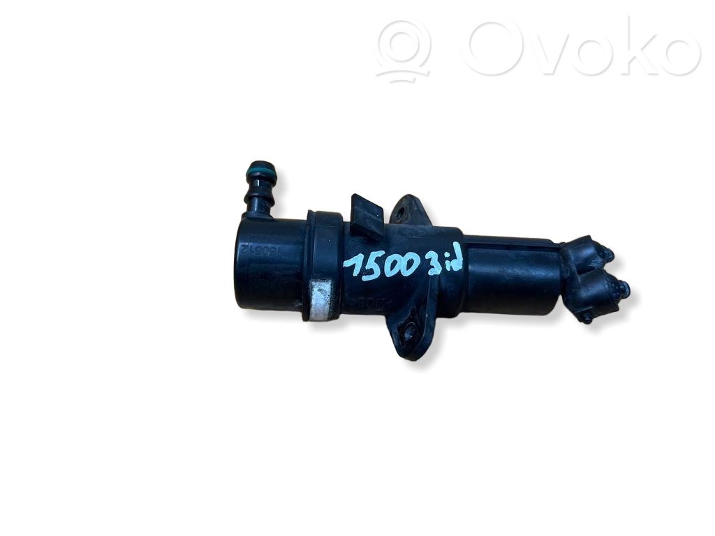 BMW X3 E83 Dysza spryskiwacza lampy przedniej 