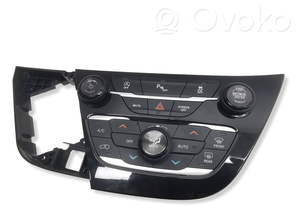Chrysler Pacifica Climate control unit 