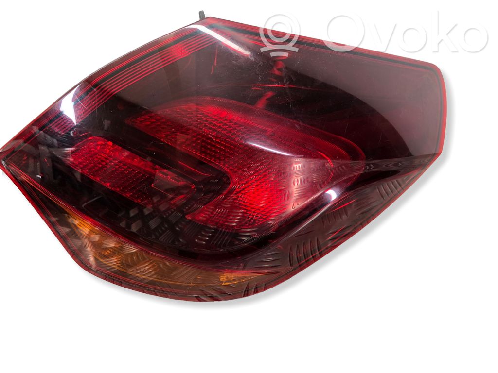 Opel Astra J Galinis žibintas kėbule 