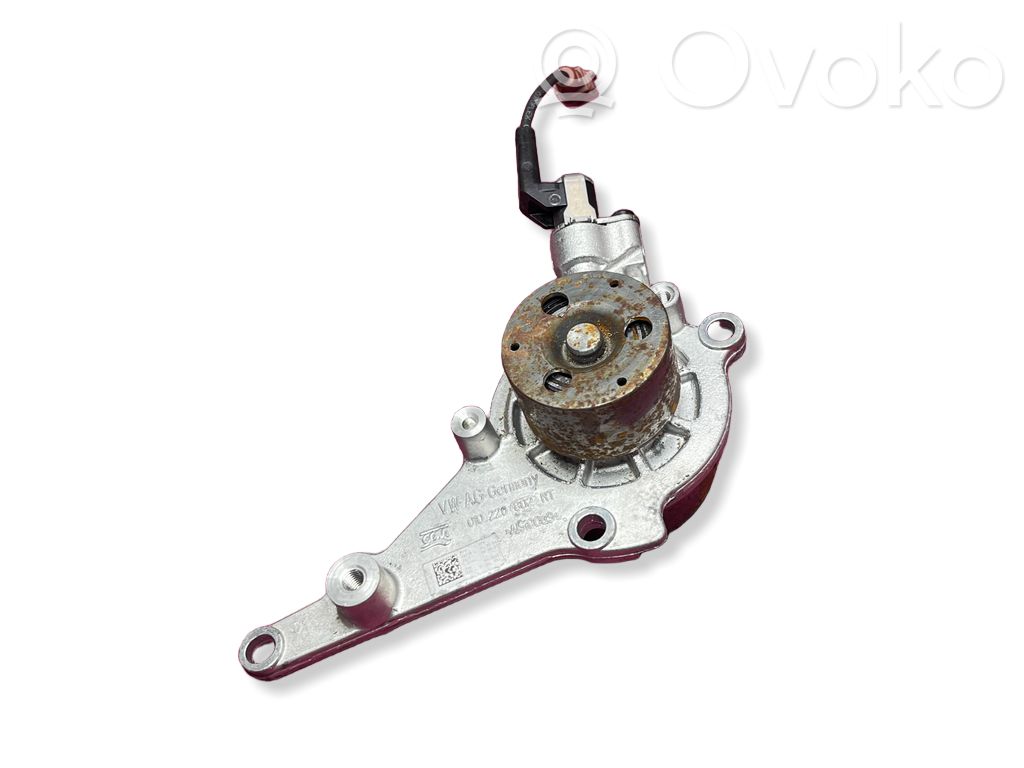Volkswagen PASSAT B8 Water pump 