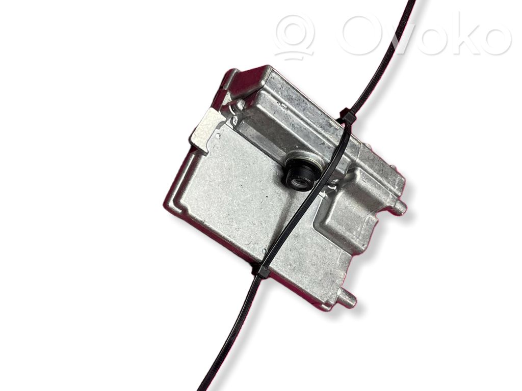 Volkswagen PASSAT B8 Rear glass lock/latch 