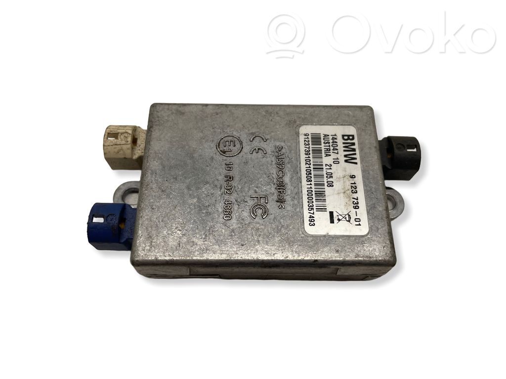 Pystyantennivahvistin   9123739,10R024860